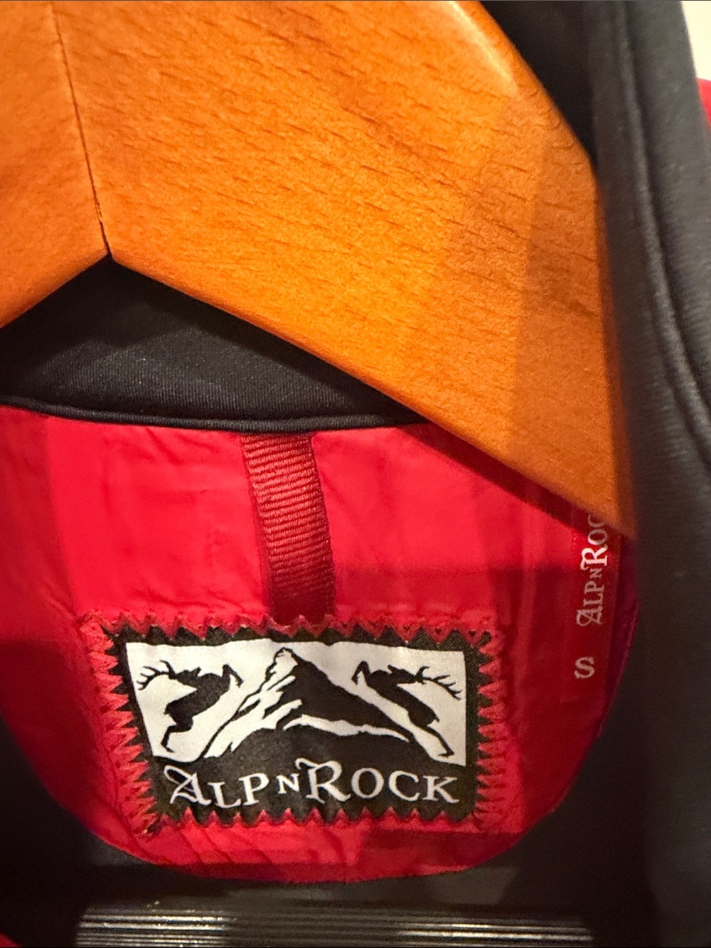 Alp N Rock Black White Red Quilted Hooded Jacket - Picture 2 of 5